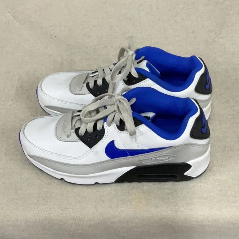 EUC Boys nike air max sneakers - Picture 3 of 6